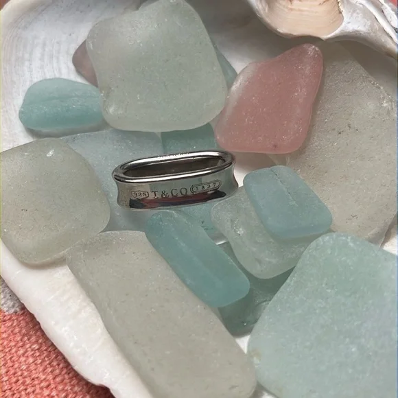 Tiffany & Co. 1837 Oval Pendant - Picture 4 of 5